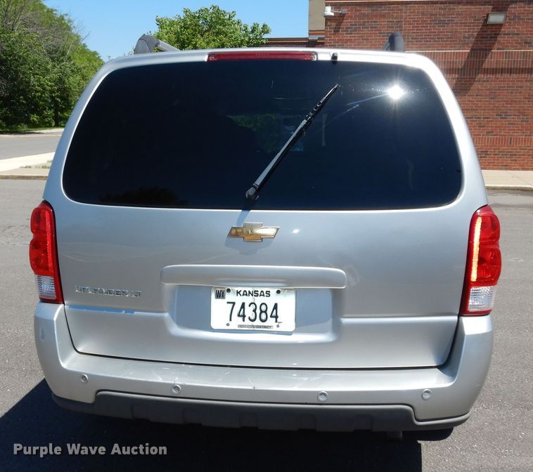 image for item DN1558 2008 Chevrolet Uplander LT  van