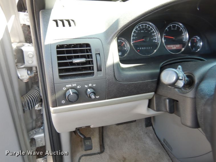 image for item DN1558 2008 Chevrolet Uplander LT  van