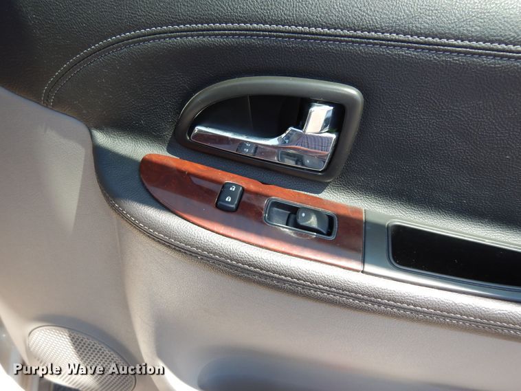image for item DN1558 2008 Chevrolet Uplander LT  van