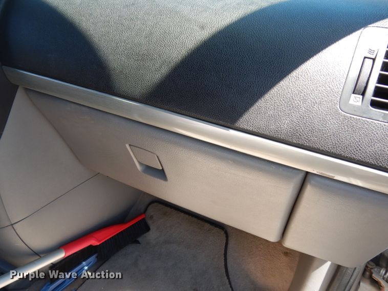 image for item DN1558 2008 Chevrolet Uplander LT  van