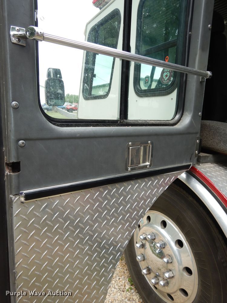 image for item DN1560 1989 Federal Eone  ladder fire truck