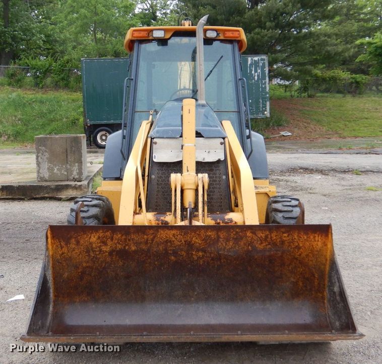 image for item DN7443 2001 John Deere 310SG  backhoe