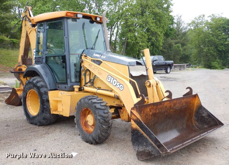 image for item DN7443 2001 John Deere 310SG  backhoe