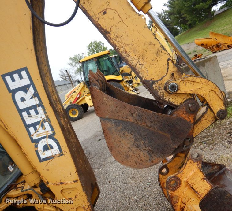 image for item DN7443 2001 John Deere 310SG  backhoe