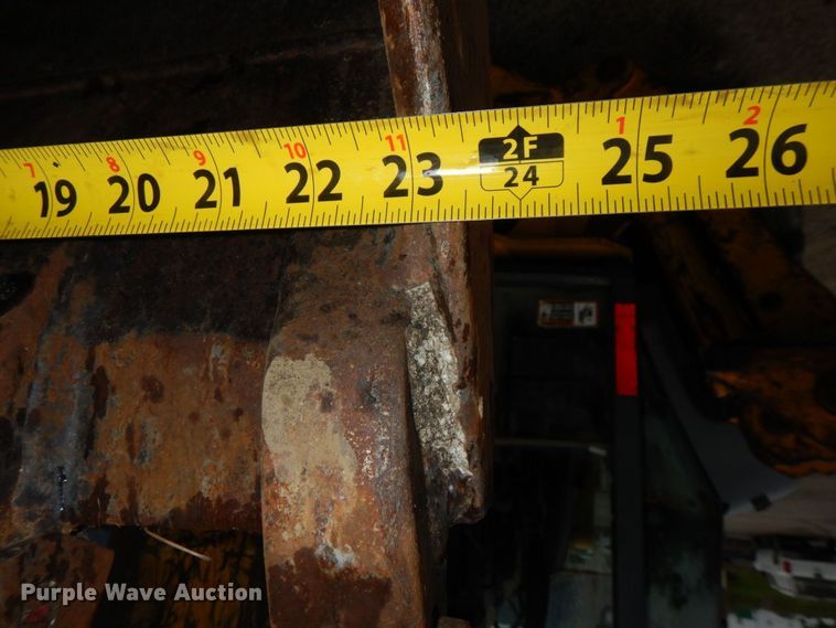 image for item DN7443 2001 John Deere 310SG  backhoe