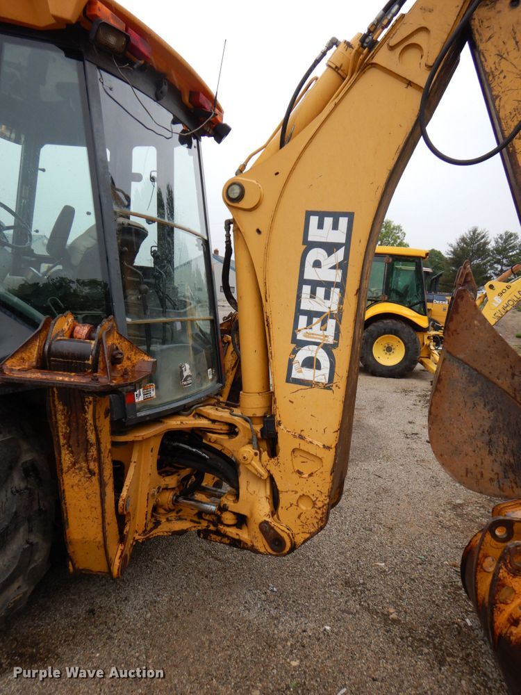 image for item DN7443 2001 John Deere 310SG  backhoe