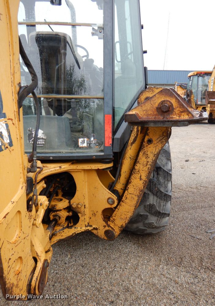 image for item DN7443 2001 John Deere 310SG  backhoe