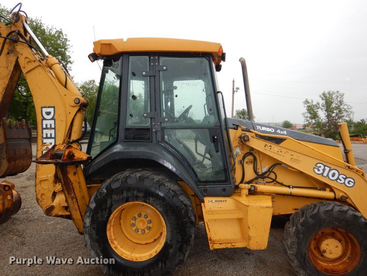 image for item DN7443 2001 John Deere 310SG  backhoe