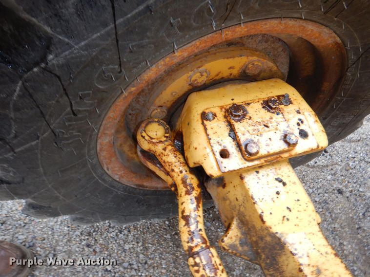 image for item DN7443 2001 John Deere 310SG  backhoe