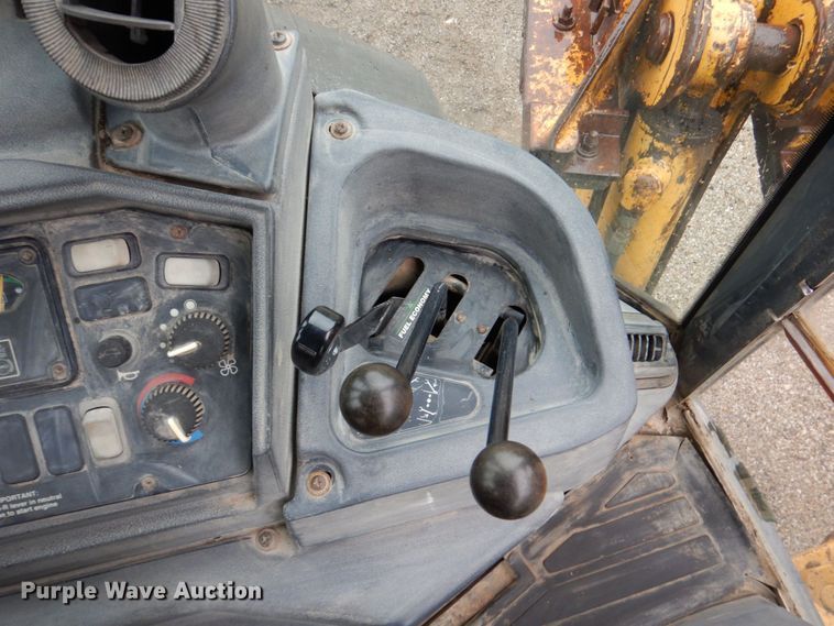 image for item DN7443 2001 John Deere 310SG  backhoe