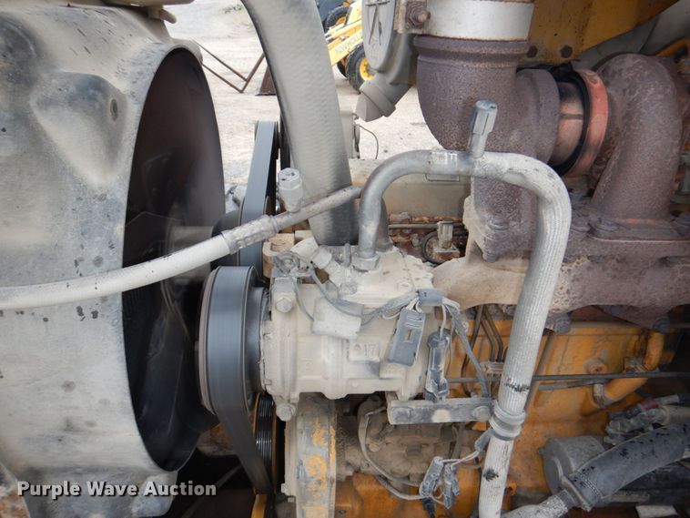 image for item DN7443 2001 John Deere 310SG  backhoe