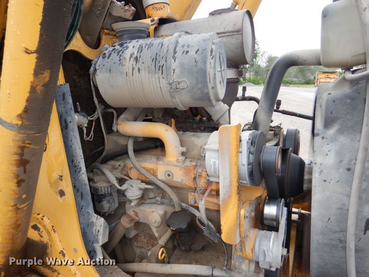 image for item DN7443 2001 John Deere 310SG  backhoe