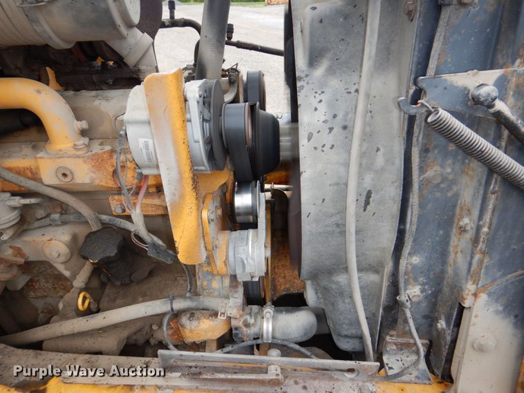 image for item DN7443 2001 John Deere 310SG  backhoe