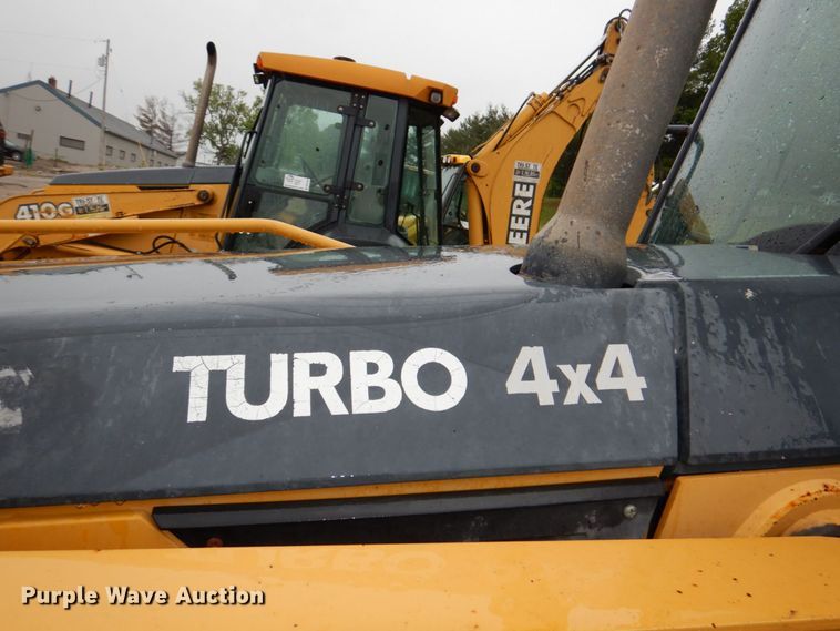 image for item DN7443 2001 John Deere 310SG  backhoe