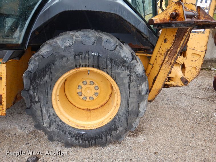 image for item DN7443 2001 John Deere 310SG  backhoe