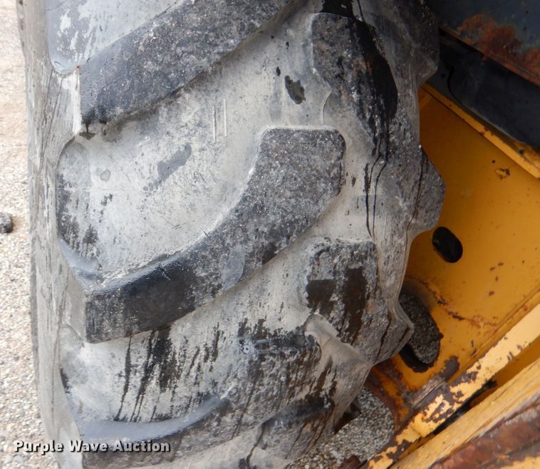 image for item DN7443 2001 John Deere 310SG  backhoe