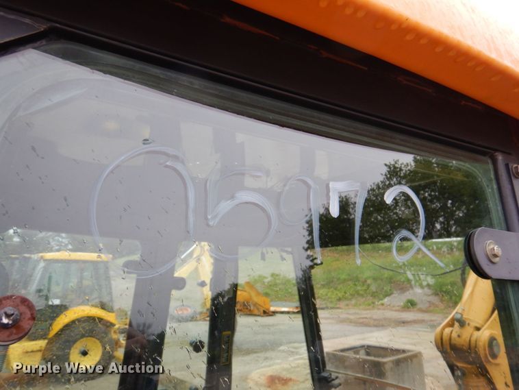 image for item DN7443 2001 John Deere 310SG  backhoe