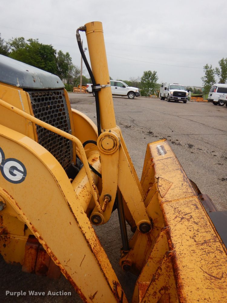 image for item DN7444 2003 John Deere 410G  backhoe