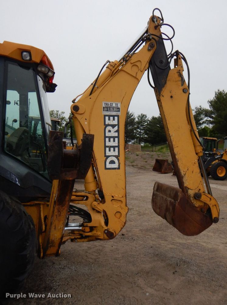 image for item DN7444 2003 John Deere 410G  backhoe