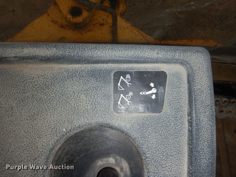 image for item DN7444 2003 John Deere 410G  backhoe