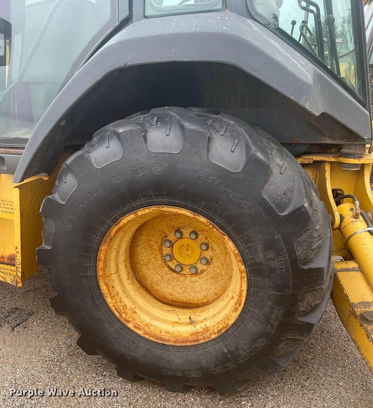 image for item DN7444 2003 John Deere 410G  backhoe