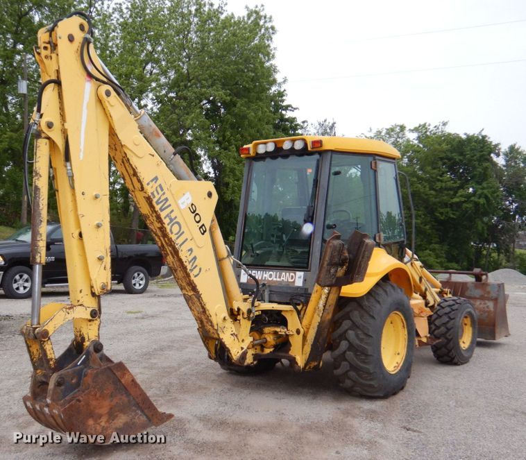 image for item DN7445 2005 New Holland LB90B  backhoe