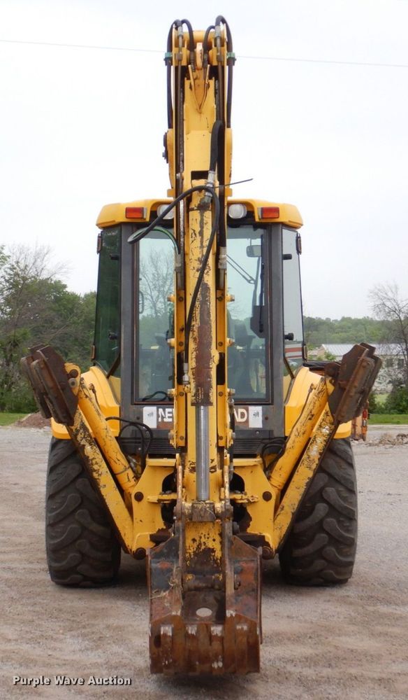 image for item DN7445 2005 New Holland LB90B  backhoe
