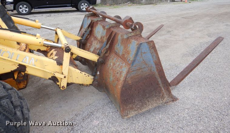 image for item DN7445 2005 New Holland LB90B  backhoe