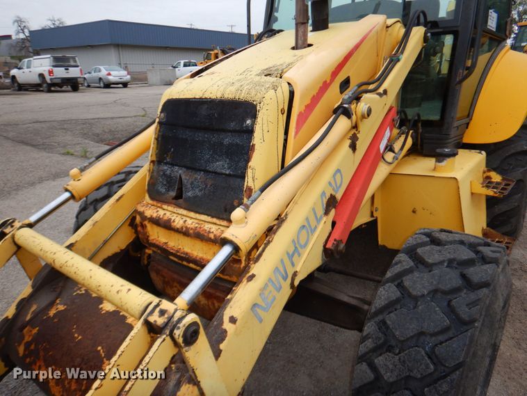 image for item DN7445 2005 New Holland LB90B  backhoe