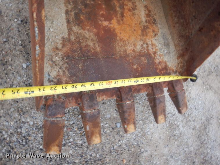 image for item DN7445 2005 New Holland LB90B  backhoe