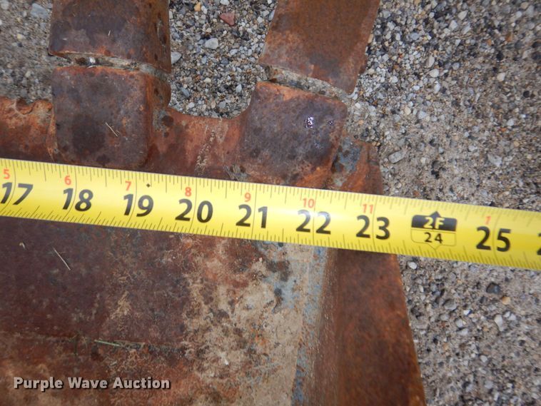 image for item DN7445 2005 New Holland LB90B  backhoe