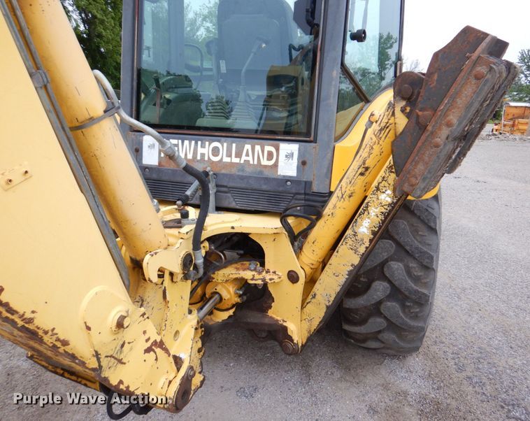 image for item DN7445 2005 New Holland LB90B  backhoe