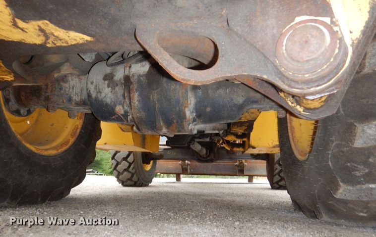 image for item DN7445 2005 New Holland LB90B  backhoe