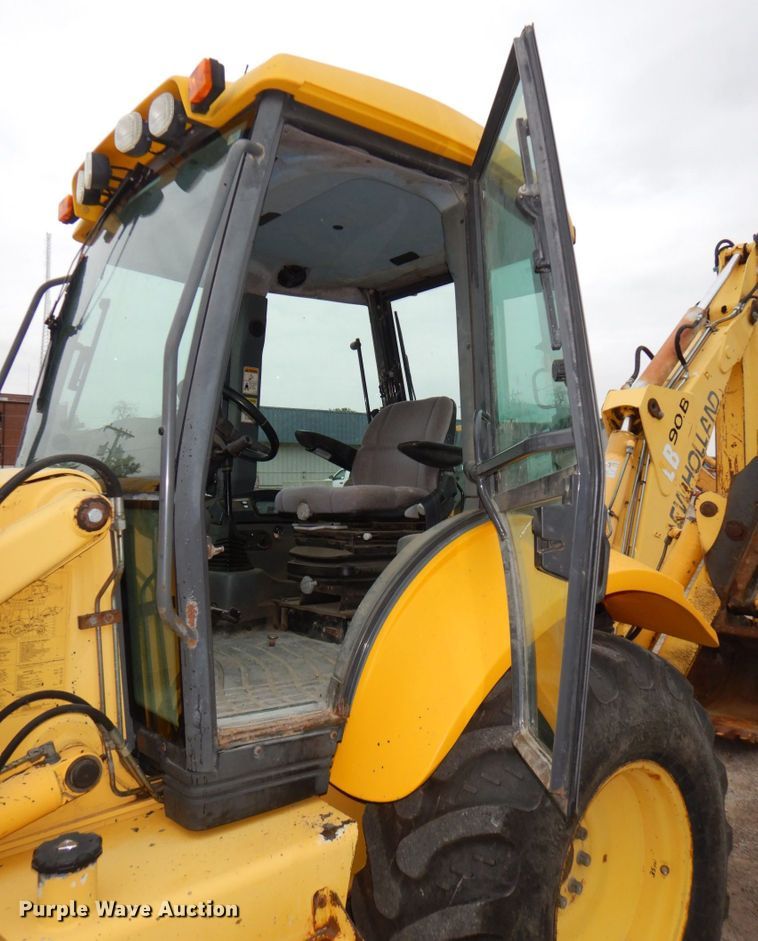 image for item DN7445 2005 New Holland LB90B  backhoe
