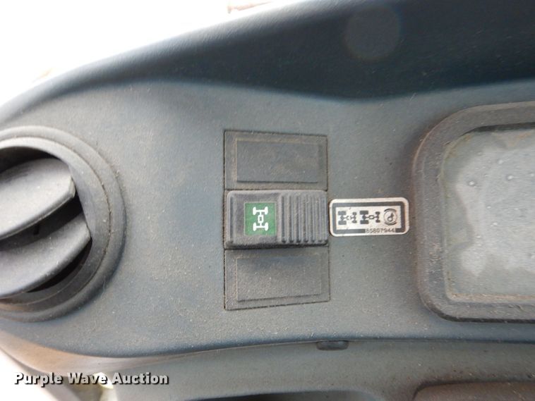 image for item DN7445 2005 New Holland LB90B  backhoe