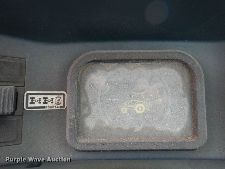 image for item DN7445 2005 New Holland LB90B  backhoe