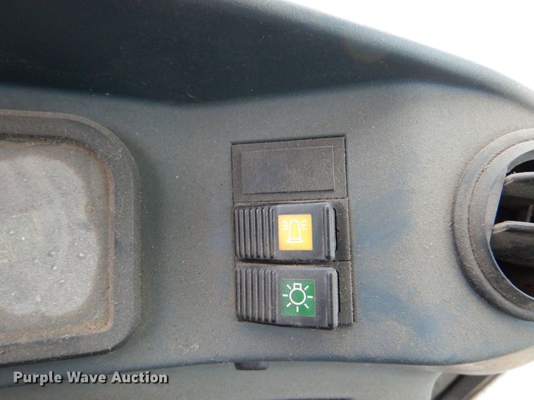 image for item DN7445 2005 New Holland LB90B  backhoe