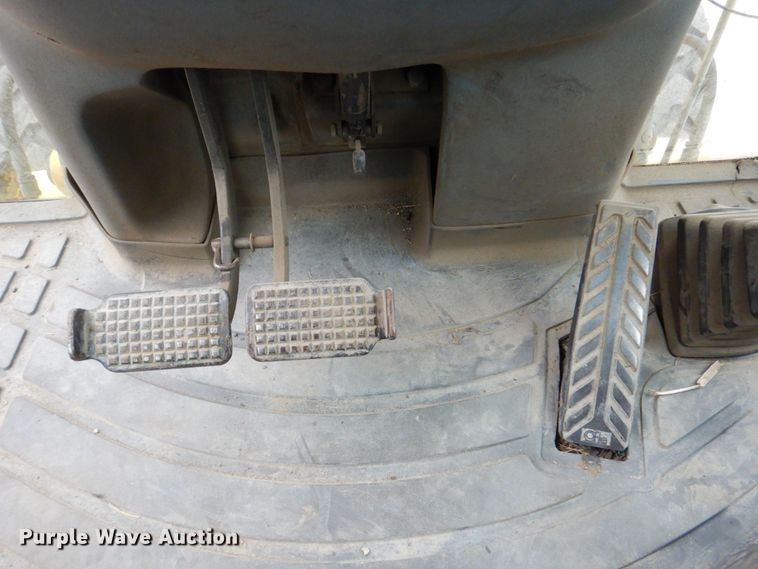 image for item DN7445 2005 New Holland LB90B  backhoe