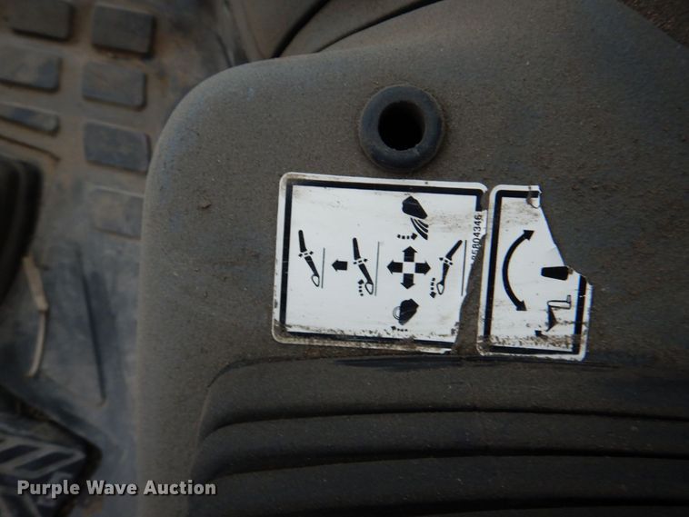 image for item DN7445 2005 New Holland LB90B  backhoe