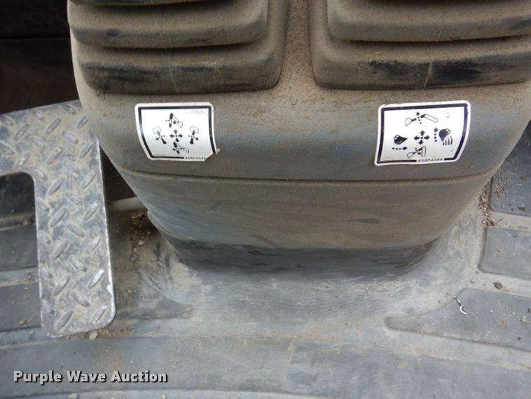 image for item DN7445 2005 New Holland LB90B  backhoe