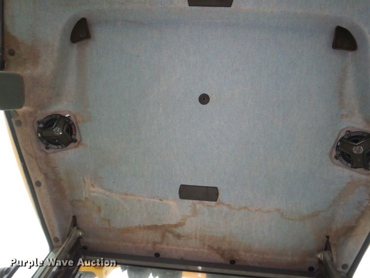 image for item DN7445 2005 New Holland LB90B  backhoe