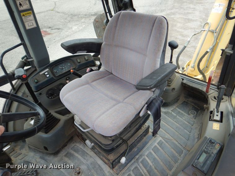 image for item DN7445 2005 New Holland LB90B  backhoe