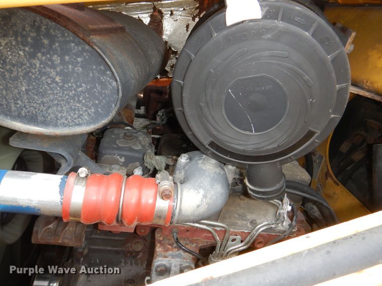 image for item DN7445 2005 New Holland LB90B  backhoe