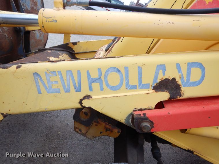image for item DN7445 2005 New Holland LB90B  backhoe