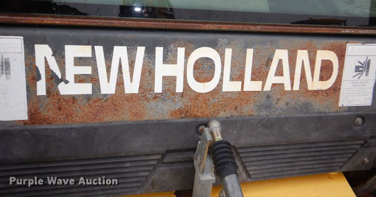 image for item DN7445 2005 New Holland LB90B  backhoe