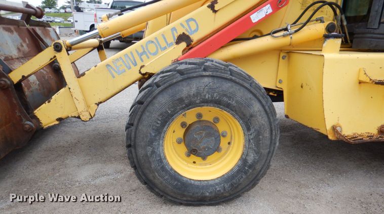 image for item DN7445 2005 New Holland LB90B  backhoe