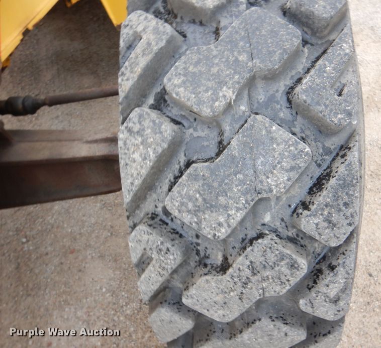 image for item DN7445 2005 New Holland LB90B  backhoe