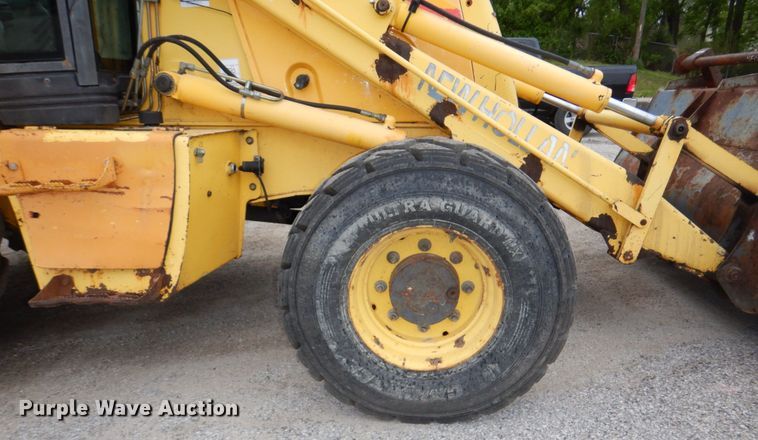 image for item DN7445 2005 New Holland LB90B  backhoe