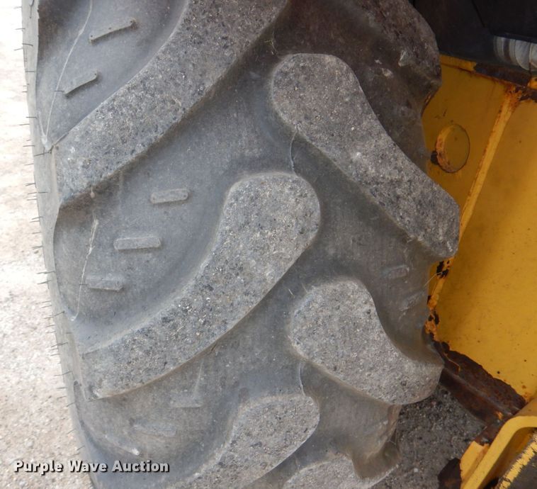 image for item DN7445 2005 New Holland LB90B  backhoe