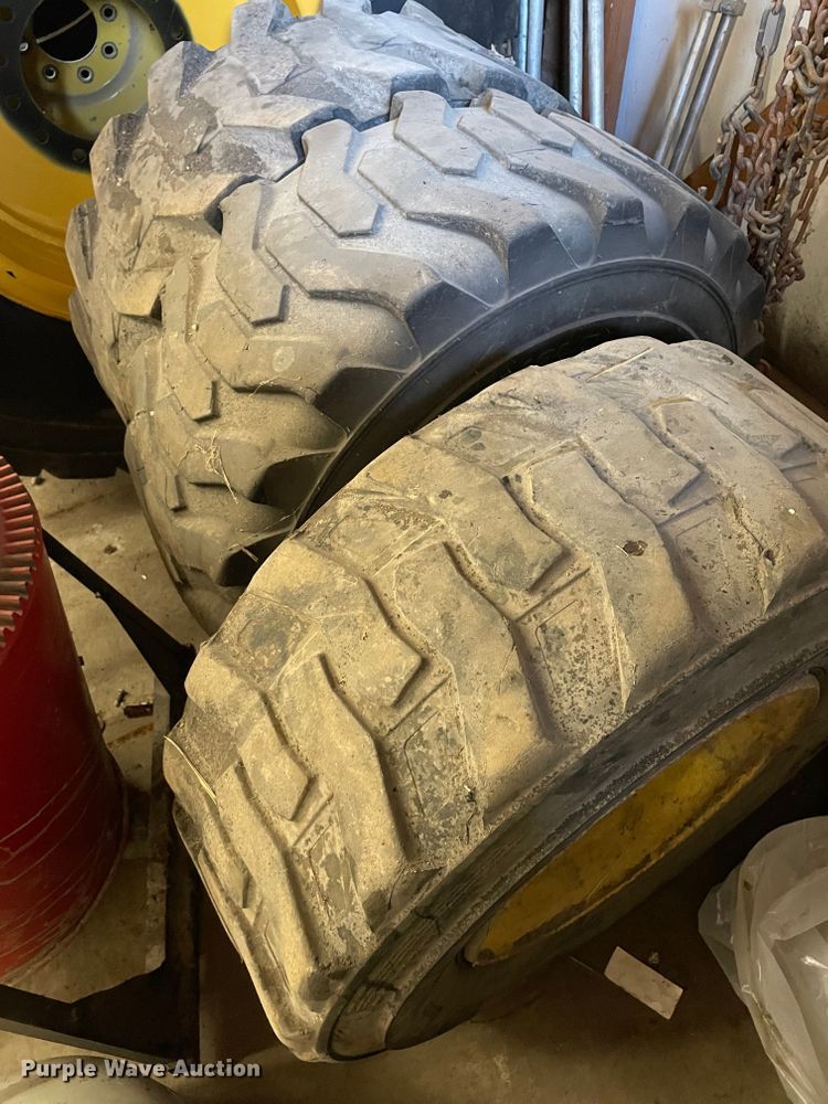 image for item DN7445 2005 New Holland LB90B  backhoe